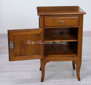 Bedside tables made of solid walnut wood with drawer and door in classic Veneto-Asola style